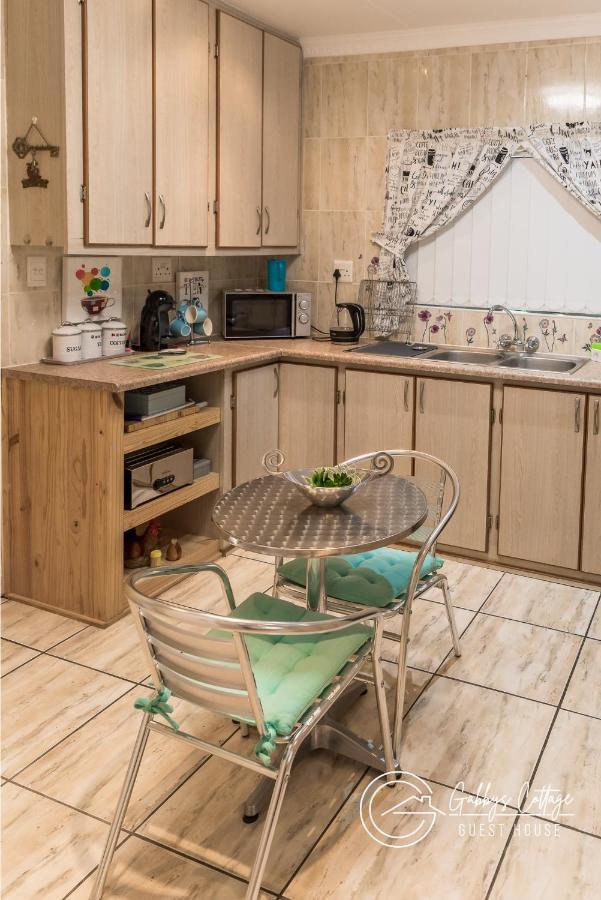 Gabbys Cottage Guesthouse Bloemfontein Exteriér fotografie