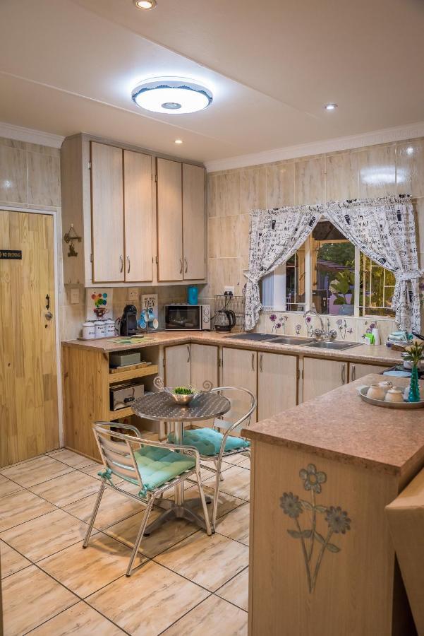 Gabbys Cottage Guesthouse Bloemfontein Exteriér fotografie
