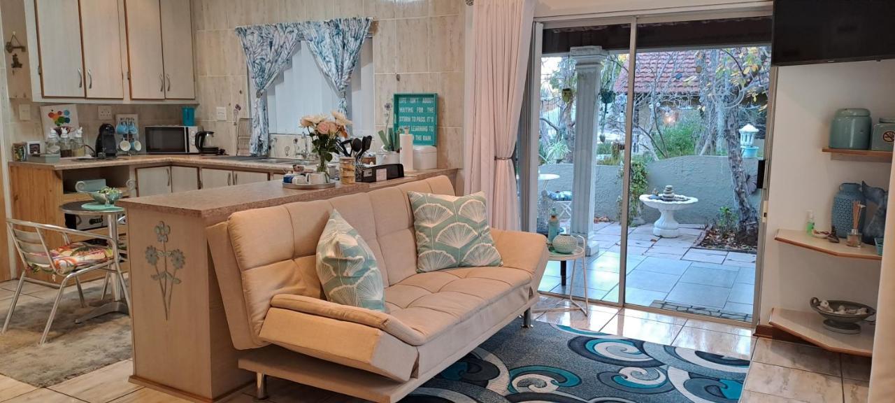 Gabbys Cottage Guesthouse Bloemfontein Exteriér fotografie